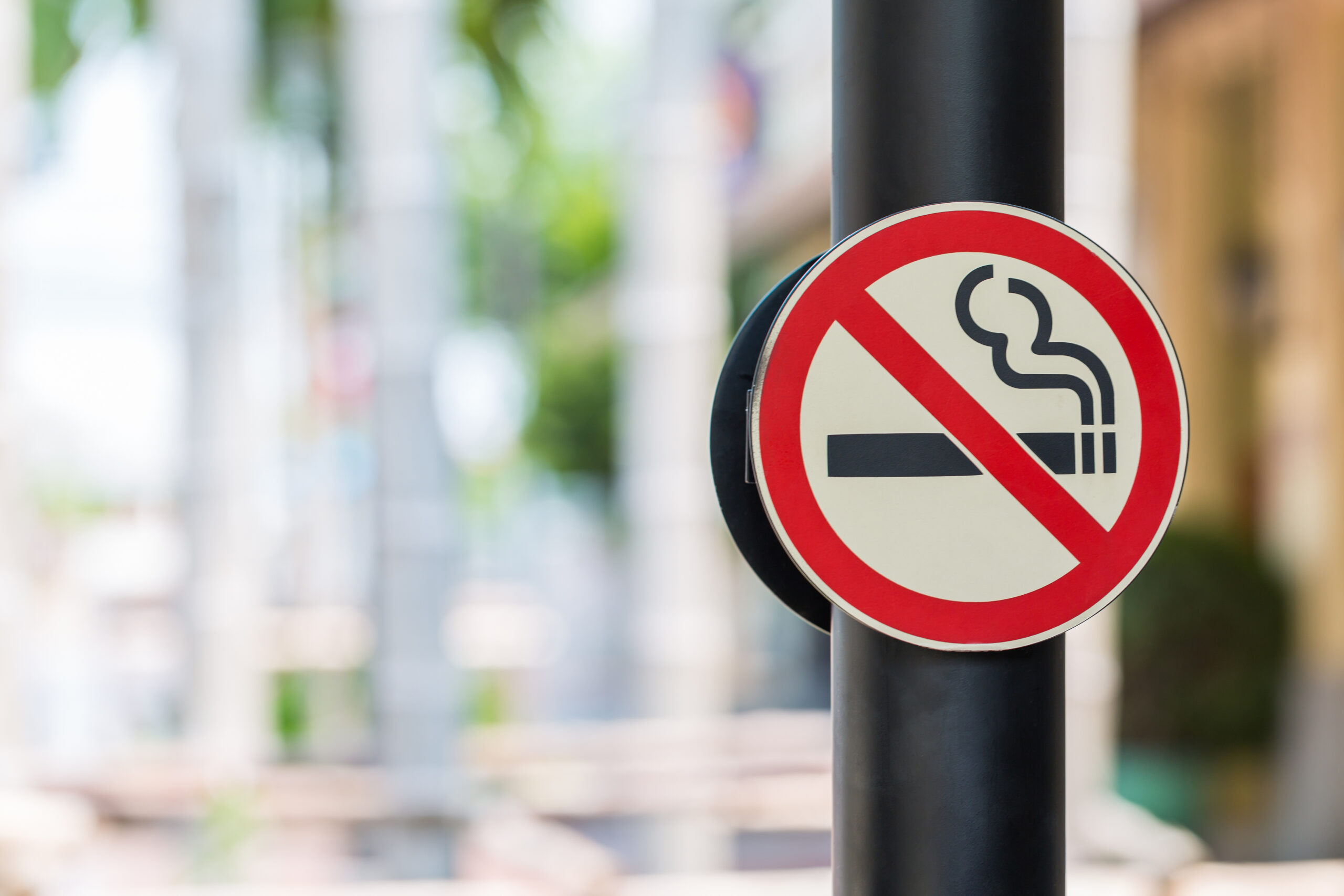 No,smoking,sign,with,green,background